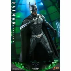 Batman (Sonar Suit) - Hot Toys MMS593 1/6th Scale Collectible Figure