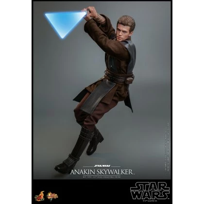 Anakin Skywalker - Hot Toys MMS677 Star Wars Episode II Attack Of The Clones 1/6th Scale Collectible Figure 2 Anakin Skywalker - Hot Toys MMS677 Star Wars Episode II Attack Of The Clones 1/6th Scale Collectible Figure - Image 2