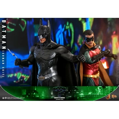 Batman (Sonar Suit) - Hot Toys MMS593 1/6th Scale Collectible Figure 3 Batman (Sonar Suit) - Hot Toys MMS593 1/6th Scale Collectible Figure - Image 3
