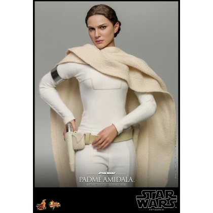Padme Amidala - Hot Toys MMS678 Star Wars Episode II Attack Of The Clones 1/6th Scale Collectible Figure 2 Padme Amidala - Hot Toys MMS678 Star Wars Episode II Attack Of The Clones 1/6th Scale Collectible Figure - Image 2